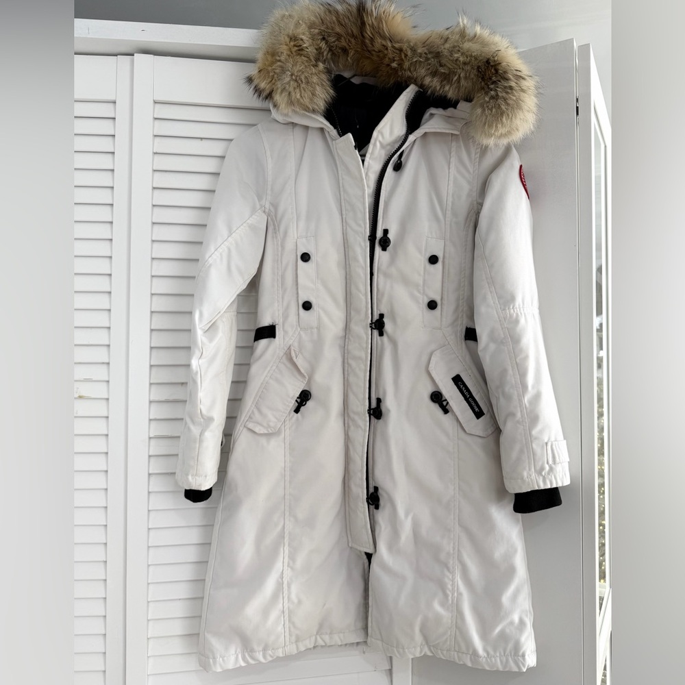 White Canada Goose parka XXS Beautiful Fur-Trimmed
